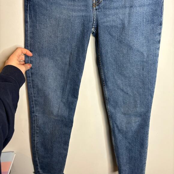 Re/Done 90s High Rise Ankle Crop Jean in Dark Stone - Picture 3 of 9